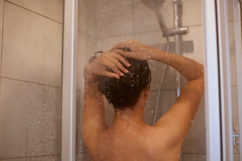 ホットヨガで効果を最大限に高める方法その④「レッスン後はシャワーを浴びて汗を洗い流す」