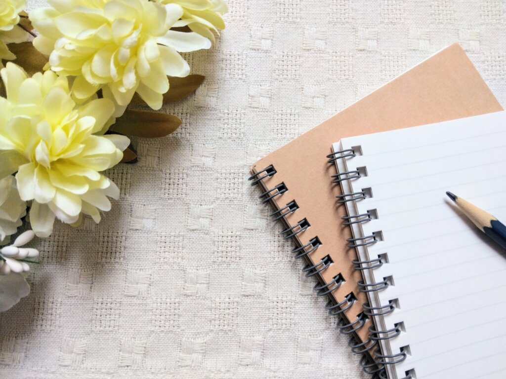 日記に書き留めるイメージ